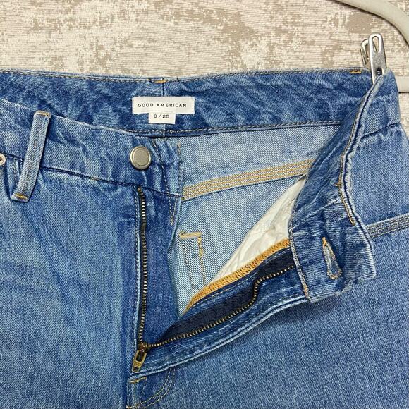 Good American Good 90's Loose Jeans in Indigo054 - Picture 4 of 5